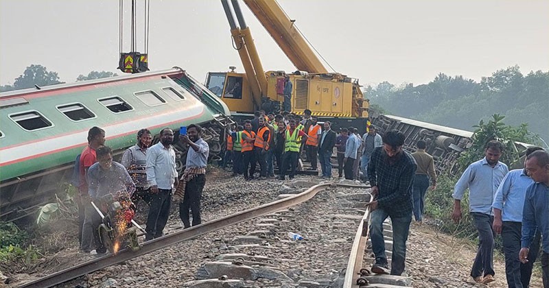 ট্রেন দুর্ঘটনায় গাজীপুরে রেলপথের ৬০০ ফুট ক্ষতিগ্রস্ত 