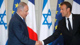 2023December/SM/macron-bibi-elysee-20231228125220.jpg