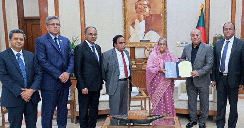 পুঁজিবাজারে বিও অ্যাকাউন্ট খুললেন প্রধানমন্ত্রী শেখ হাসিনা ও শেখ রেহানা 