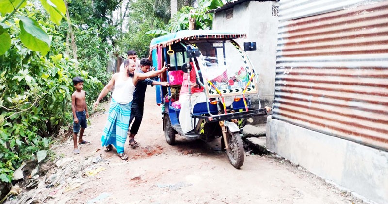 ২০ বছরেও সংস্কার হয়নি গ্রামীণ সড়ক 