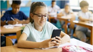 2023July/SM/netherlands-phone-ban-announced-to-stop-school-disruptions-20230705191227-20230705192916.jpg
