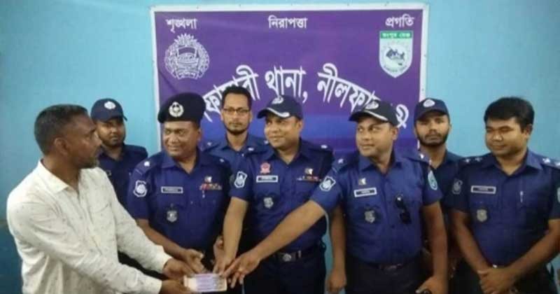 ৯৯৯-এ ফোন পেয়ে ব্যবসায়ীর ১৫ লাখ টাকা উদ্ধার করলো পুলিশ 