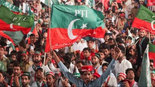 2023May/SM/reuters-pakistan-tehreek-e-insaf-supporters-16533582143x2-1-e1678601432219-20230524202528.jpg