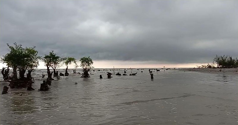 সক্রিয় মৌসুমী বায়ুর প্রভাবে উত্তাল বঙ্গোপসাগর, বন্দরে ০৩ নম্বর সতর্ক সংকেত 