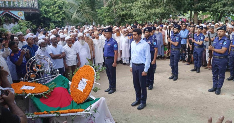 'ডেঙ্গুর কাছে হেরে যাওয়া মুক্তিযোদ্ধা আব্দুল মজিদ মিয়ার রাষ্ট্রীয় মর্যাদায় দাফন' 