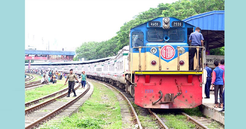 ট্রেন সার্ভিসকে আধুনিকায়ন করতে হবে 