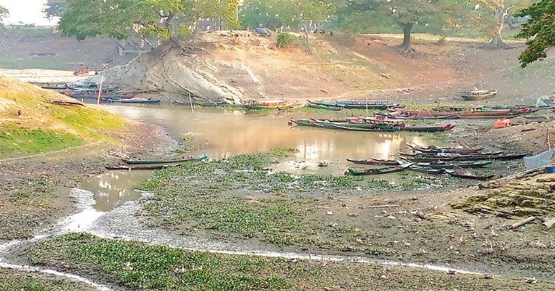 অস্বাভাবিক হারে কমছে কাপ্তাই হ্রদের পানি 