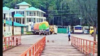 রাখাইনের অস্থিরতায় টেকনাফ স্থলবন্দরে পণ্য আমদানি কমেছে ৯০ ভাগ