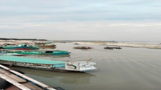 ফরিদপুর নদী বন্দরে অচল অবস্থা  পন্যবাহী জাহাজ চলাচল বন্ধেরে উপক্রম। পদ্মা শুকিয়ে মরা খাল