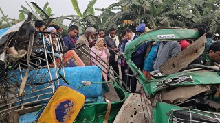 কিশোরগঞ্জে সিএনজি-মাইক্রোবাসের মুখোমুখি সংঘর্ষ: নিহত ২, আহত ২