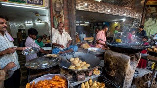 প্রশ্ন ওঠেছে, কতটা নিরাপদ কলকাতার স্ট্রিট ফুড?