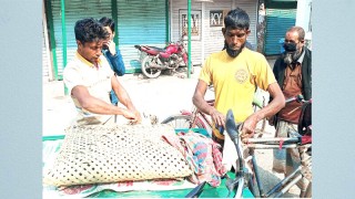 বেড়ায় অবাধে বক শিকার