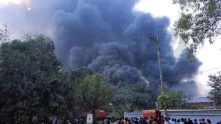 গাজীপুরের শ্রীপুরে কারখানার গুদামে আগুন, নিয়ন্ত্রণে ৭ ইউনিট