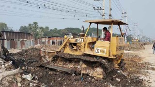 অবশেষে ঢাকা - চন্দ্রা মহাসড়কের ময়লার ভাগাড় অপসারণ করলো আশুলিয়া প্রেসক্লাব