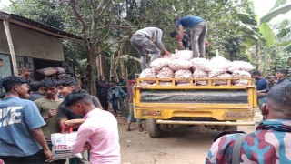 দোয়ারাবাজারে ভারতেীয় সীমান্তে ৩০০ বস্তা রশুন আটক করেছে টাস্কফোর্স