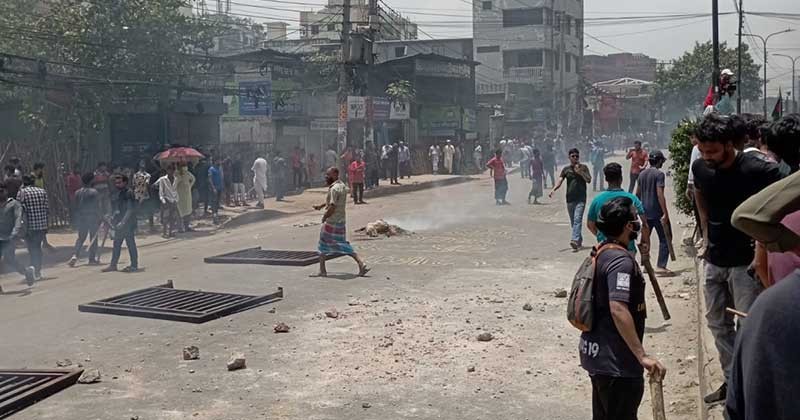 বাড্ডায় পুলিশের সঙ্গে শিক্ষার্থীদের সংঘর্ষ : আহত ৫০ 