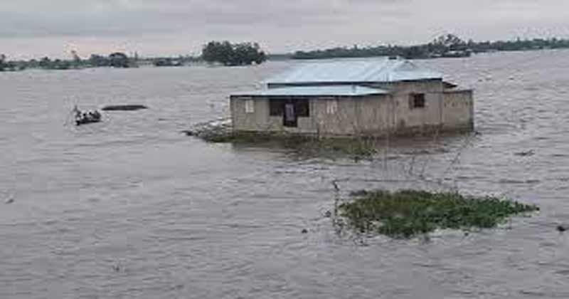 সিলেটে বন্যা : কমছে নদ-নদীর পানি 