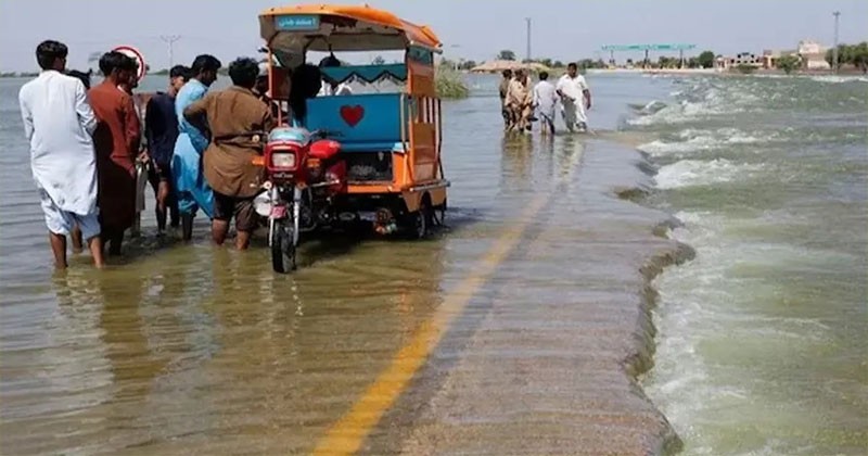 লাগাতার বৃষ্টিতে বিপর্যস্ত পাকিস্তান, নিহত অন্তত ৩৭ 