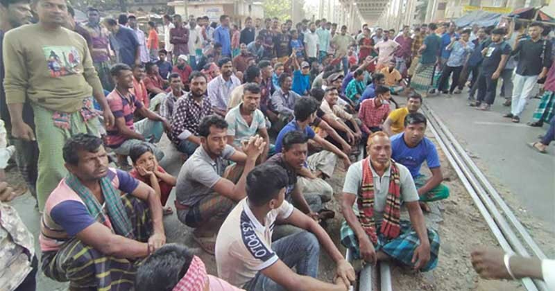 মহাখালীতে রিকশা চালকদের অবরোধ : ট্রেন চলাচল বন্ধ 