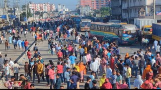 গাজীপুরে টানা ৪৮ ঘণ্টা অবরোধ, ভোগান্তি চরমে