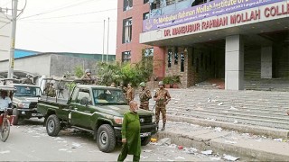 ড. মাহবুব মোল্লা কলেজ সেনাবাহিনীর নিয়ন্ত্রণে