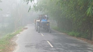 হঠাৎ কুয়াশায় থমকে গেছে চিলমারীর জনজীবন