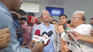 ১৪ দিন পর স্ত্রীকে নিয়ে ঢাকায় ফিরলেন মির্জা ফখরুল