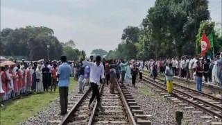 চৌগাছায় প্রতিমা তৈরীতে ব্যস্ত সময় পার করছেন কারিগরেরা