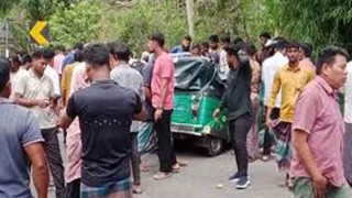 পিকআপ-অটোরিকশা সংঘর্ষে প্রাণ গেল ৫ জনের