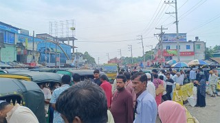 বাস-মাহিন্দ্রা দ্বন্দ্ব: ঘোষণা ছাড়াই ধর্মঘট বাস শ্রমিকদের, বিপাকে শত-শত যাত্রী
