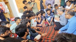 কুয়েটে শিক্ষার্থীদের অনশন অব্যাহত, উপদেষ্টার অনুরোধ অগ্রাহ্য