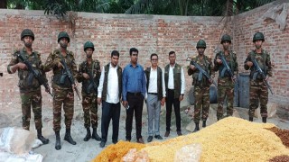লক্ষ্মীপুরে অবৈধভাবে চিপস-চানাচুর-আইসক্রিম তৈরি, দুই কারখানার ৩ লাখ টাকা জরিমানা
