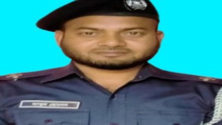 ঘটনাস্থলে দেরিতে যাওয়ায় পুলিশের মাথা ফাটিয়ে দিলেন দোকানী