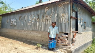 একমাত্র ঘরটি ভেঙে দিলে আমি যাবো কোথায়--প্রতিবন্ধী নজরুল