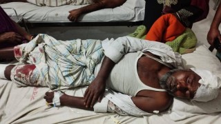আটঘরিয়ায় চাঁদু মিয়াকে হাতুড়ি দিয়ে পিটিয়ে জখম করেছে দুর্বৃত্তরা
