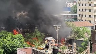 টঙ্গীতে ঝুটের গোডাউনে অগ্নিকান্ড