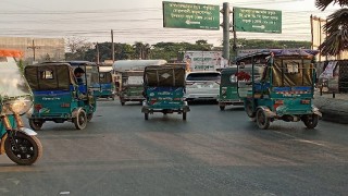 কর্ণফুলীতে ব্যাটারি রিকশার বিরুদ্ধে অভিযান
