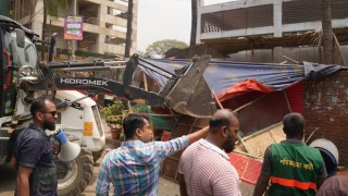 আগারগাঁও ও উত্তরায় প্রায় ৪০০ অবৈধ দোকান উচ্ছেদ করেছে ডিএনসিসি