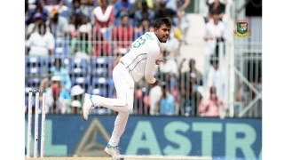 মিরাজের ৫ উইকেটের পরও জিম্বাবুয়ের বড় লিড