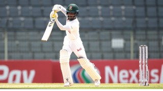 দ্বিতীয় সেশনে ৩ উইকেট হারাল বাংলাদেশ