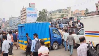 ঘুষ না দেয়ায় মারধর : গাবতলীতে মহাসড়ক অবরোধ