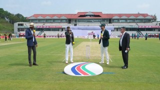 দুই সেশনেই ৭ উইকেট নেই বাংলাদেশের