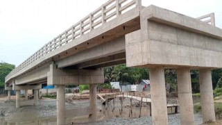 সড়ক বিহীন সেতু,কাজে আসছেনা এলাকাবাসীর
