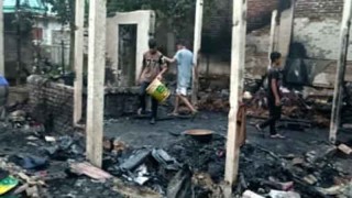 চকরিয়ায় ভয়াবহ অগ্নিকাণ্ডে ৩ ব্যবসায়ী পরিবারের বসতবাড়ি ভস্মীভূত - কোটি টাকার সম্পদ ছাই