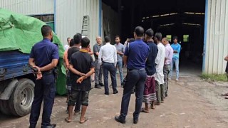 পলাশে অবৈধ ব্যাটারি কারখানা বন্ধ করে দিল পরিবেশ অধিদপ্তর