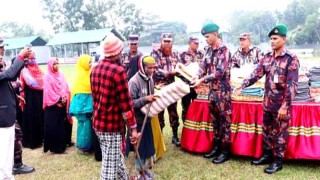 নেত্রকোনায় তিন শতাধিক অসহায় শীতার্ত মানুষের মাঝে ৩১ বিজিবি'র কম্বল বিতরণ