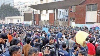 শিক্ষার্থীদের তিন দফা দাবির সমর্থনে ত্রিপক্ষীয় বৈঠকে চুড়ান্ত সিদ্ধান্ত