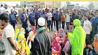 ভালুকায় রোর ফ্যাশনের শ্রমিকদের ফের মহাসড়ক অবরোধ