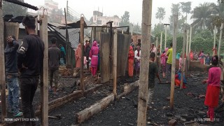 সহদেবপুর এলাকায় ভয়াবহ অগ্নিকান্ডে ২৫টি ঘর পুড়ে ছাই