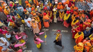 ভারতের মহাকুম্ভ মেলায় পবিত্র নদীতে স্নানের মহোৎসব , আধ্যাত্মিকতার মহাযজ্ঞ